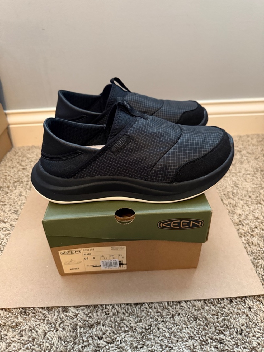NIB KEEN WHYSER WOMENS sz 6 EU 36 Black Slip-On SHOES, Loafers